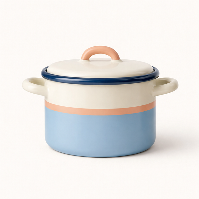 Space-Saving Stockpot with Lid - front